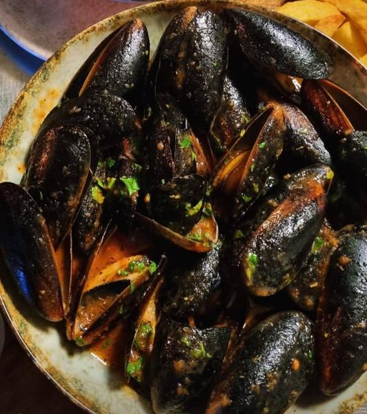 Midii în Sos de Roșii Picant